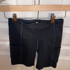 Lululemon Fast and Free High-Rise Short 6” in size 4, colour graphite grey